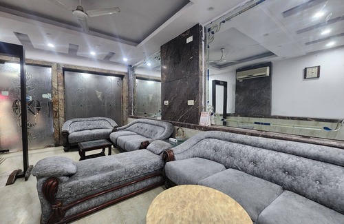 Paharganj Casa | Hotel Mid Town with AC, WiFi in New Delhi