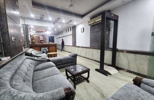 Paharganj Casa | Hotel Mid Town with AC, WiFi in New Delhi