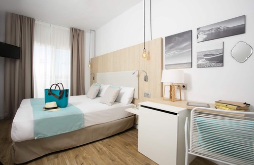 Santa Margarida Hotel | Hotel Monterrey Roses by Pierre & Vacances