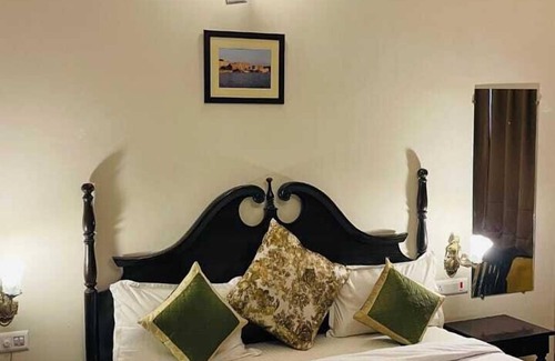 Shavri Colony Hotel | Hotel Moti Mahal by A Reva Group