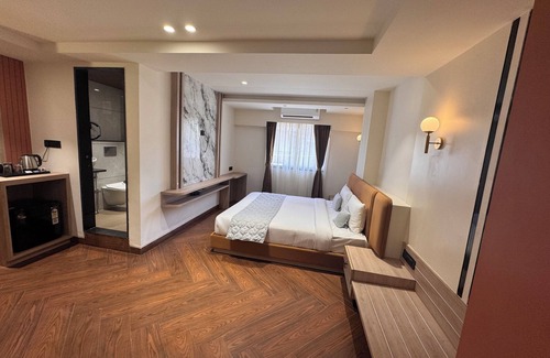 Indore Hotel | Hotel Mumbai House-Vijay Nagar