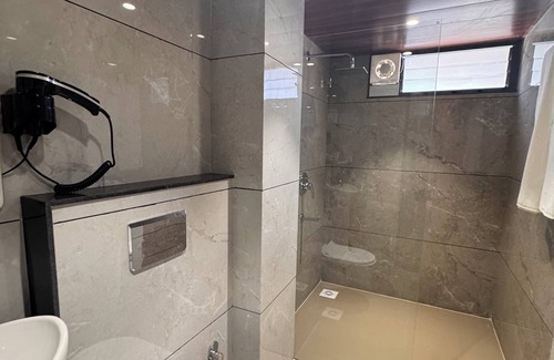 Indore Hotel | Hotel Mumbai House-Vijay Nagar