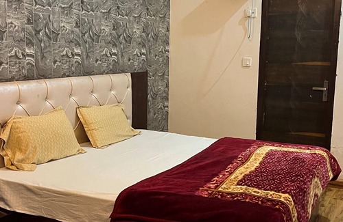 Govardhan Hotel | Hotel Murliwala Gopala