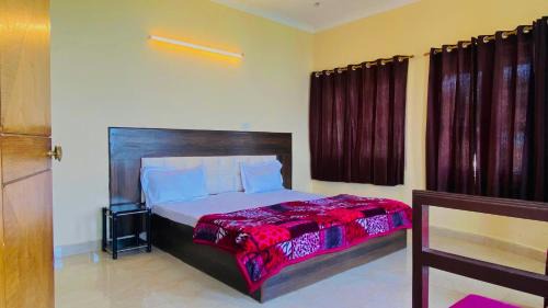 The Mall Road Hotel | Hotel Mussoorie Midview