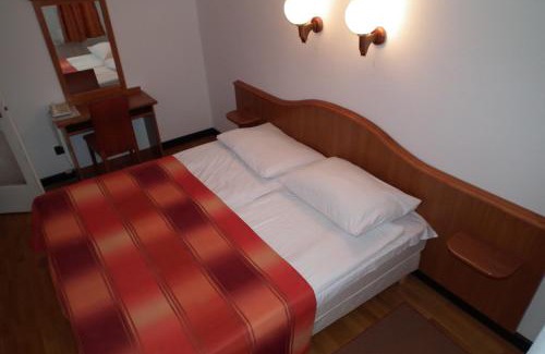 Heviz Apartamento | Hotel Napsugar