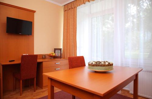 Heviz Apartamento | Hotel Napsugar