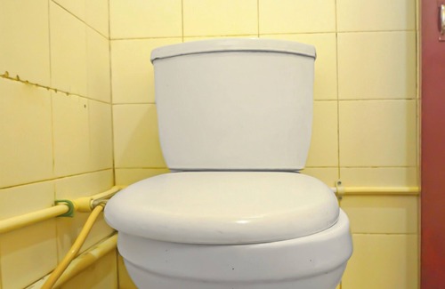 Kalimantan Hotel | Hotel O Adam Kost SyariahNearWisata Jembatan Barito