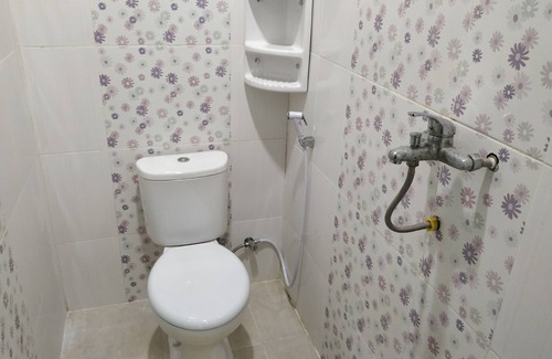 Surabaya Hotel | Hotel O Dkp 32