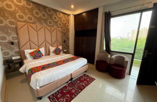 Rajouri Garden Hotel | HOTEL O ELVILLA