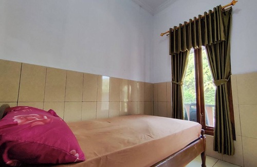 Wonosari Hotel | Hotel O Homestay Baronsari