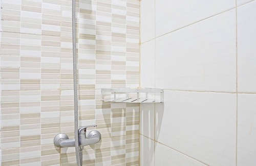 Gubeng Hotel | Hotel O Ruby Homestay Syariah