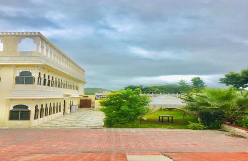 Nathdwara Hotel | Hotel O The Takhatgarh Resort