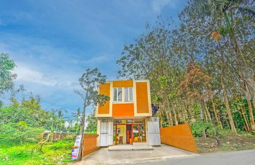 Asrikaton Hotel | Hotel O The Velodrome Inn near Exit Toll Malang
