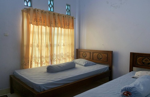 Bulukumba Hotel | Hotel O Wisma Awal Fajar Syariah Near Mars Gym Bulukumba