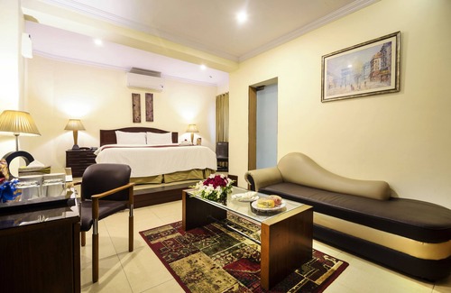 Mall Road Hotel | Hotel One The Mall Lahore