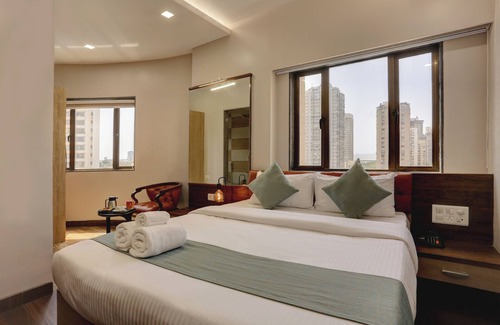 Cuffe Parade Hotel | Hotel Ozone Inn