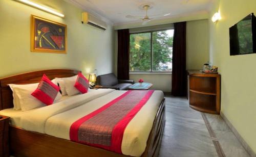 Karol Bagh Hotel | Hotel Pablas International, New Delhi, Near Metro