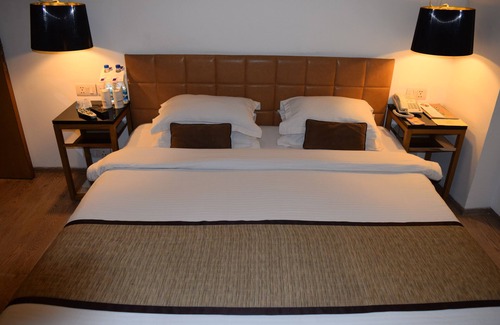 Connaught Place Hotel | Hotel Palace Heights