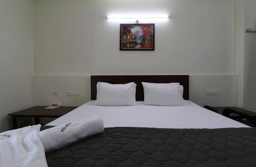 Uttukuli Hotel | Hotel Paradise inn