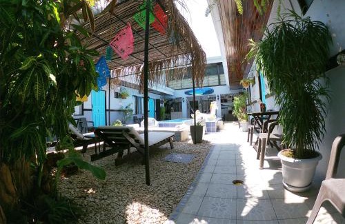 Jacó Hotel | Hotel Perico Azul & Surf Camp