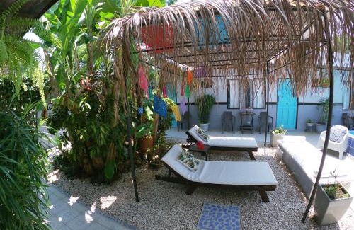 Jacó Hotel | Hotel Perico Azul & Surf Camp