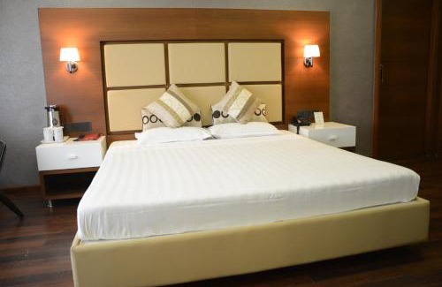 Prahlad Nagar Hotel | Hotel Platinum Residency
