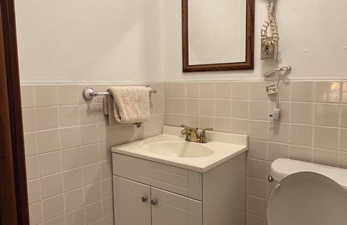 Adrian Hotel | Hotel Prairie Winds Carthage Keokuk Hwy 136