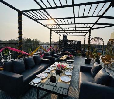 Taj Ganj Hotel | Hotel President