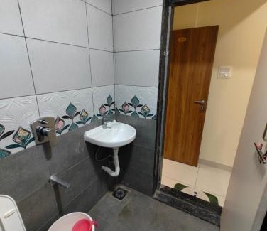 Wagholi Casa | Hotel Queen Inn