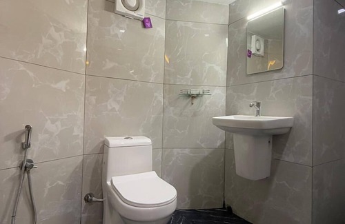 Shenoys Hotel | Hotel Queen Residency