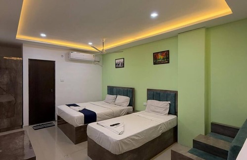 Shenoys Hotel | Hotel Queen Residency