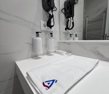 Alcubilla de las Peñas Hotel | Hotel Radona