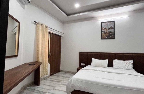 Uchiyarda Hotel | Hotel Raj Villas Palace