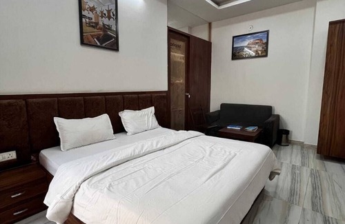 Uchiyarda Hotel | Hotel Raj Villas Palace