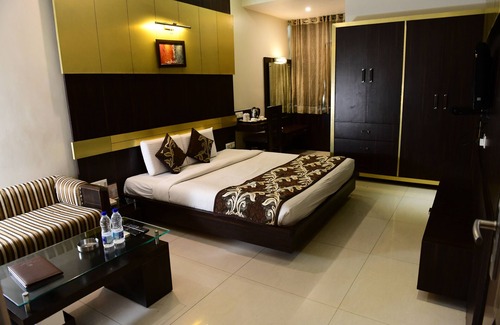 Allahabad Hotel | Hotel Ravisha Continental