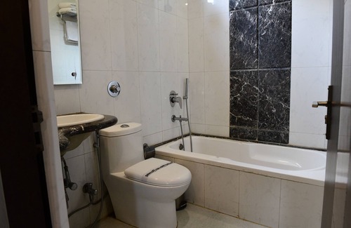 Allahabad Hotel | Hotel Ravisha Continental