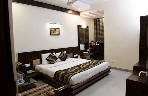 Allahabad Hotel | Hotel Ravisha Continental