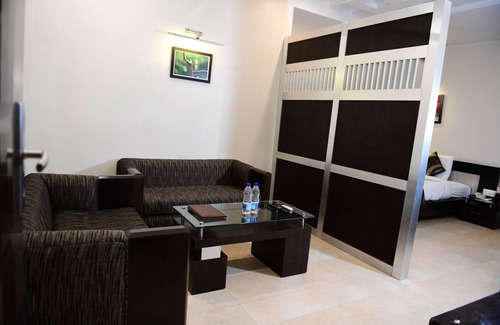 Allahabad Hotel | Hotel Ravisha Continental