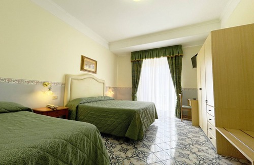 Sant'Agata sui Due Golfi Hotel | Hotel Reginella