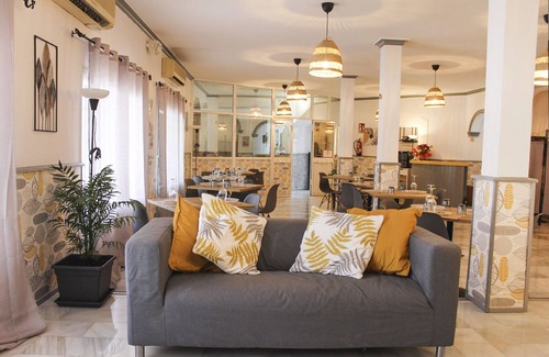 El Cuervo de Sevilla Hotel | Hotel Restaurante Vía Sevilla - Cádiz by MA 22 Puntos