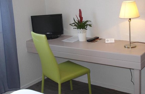 Joue-les-Tours Hotel | Hotel-Restaurant Du Lac