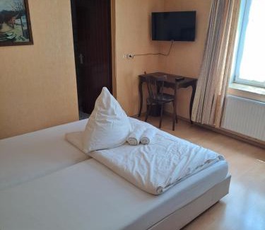 Saarlouis Hotel | Hotel Restaurant El Greco bei der Taffingsmühle