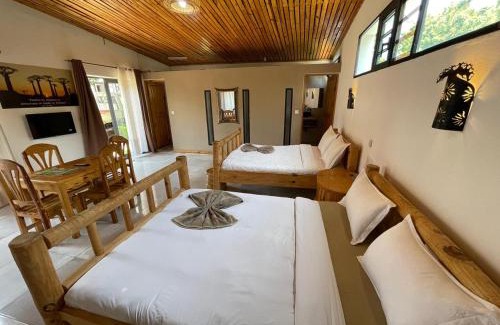 Analavory Hotel | Hotel Restaurant Fitahiana Logde Ampefy - Site 2 Tsarahafatra II