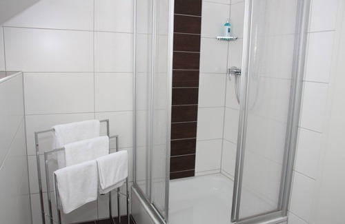 Schloß Neuhaus Hotel | Hotel Restaurant Hubertushof