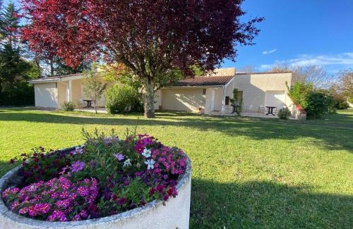 Monflanquin Hotel | Hotel Restaurant La Dame du Lac