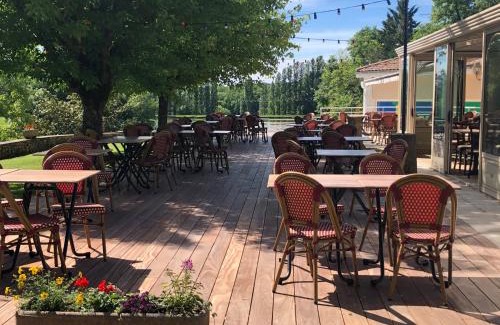 Monflanquin Hotel | Hotel Restaurant La Dame du Lac