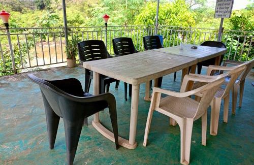 Jhambhulpada Casa | Hotel River Garden Guest House