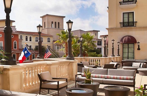 Wetmore Casa | Hotel Room at the Luxurious Eilan Hotel and Spa