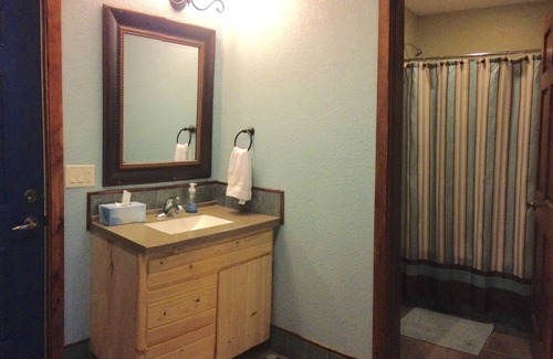 Jenkins Cabina | Hotel Room at Wildwedge RV Lodge