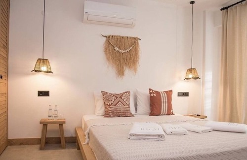 Alacati Cama Y Desayuno | HOTEL ROOM İN ALAÇATI ALAÇATI KÖY İÇİNDE BUTİK OTEL